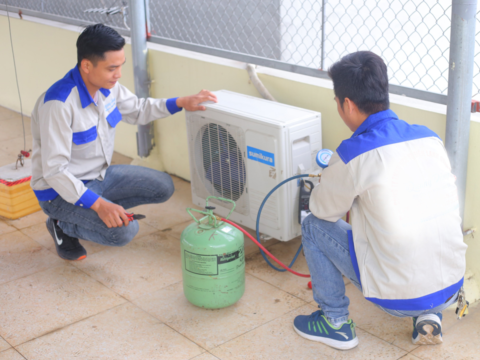 nạp gas tủ lạnh Bình Dương